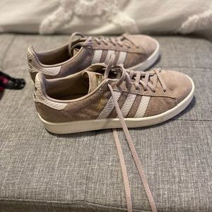Adidas campus suede shoe